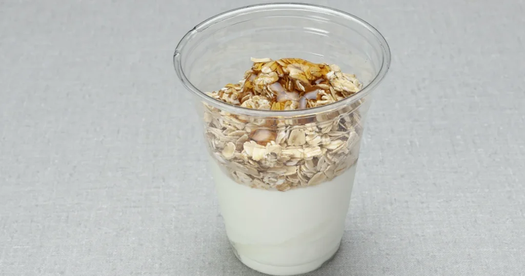 Yogurt With Oats And Cinnamon